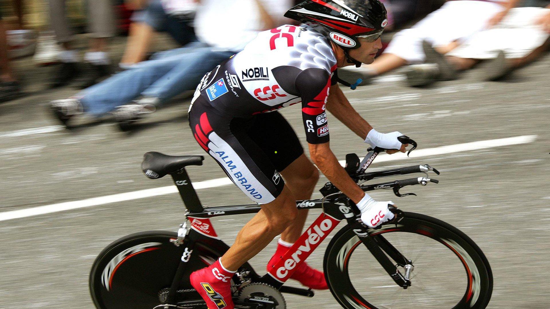 阿什拉夫登顶2025年非洲足球先生宝座 昔日战友拉莫斯社交媒体热情致敬