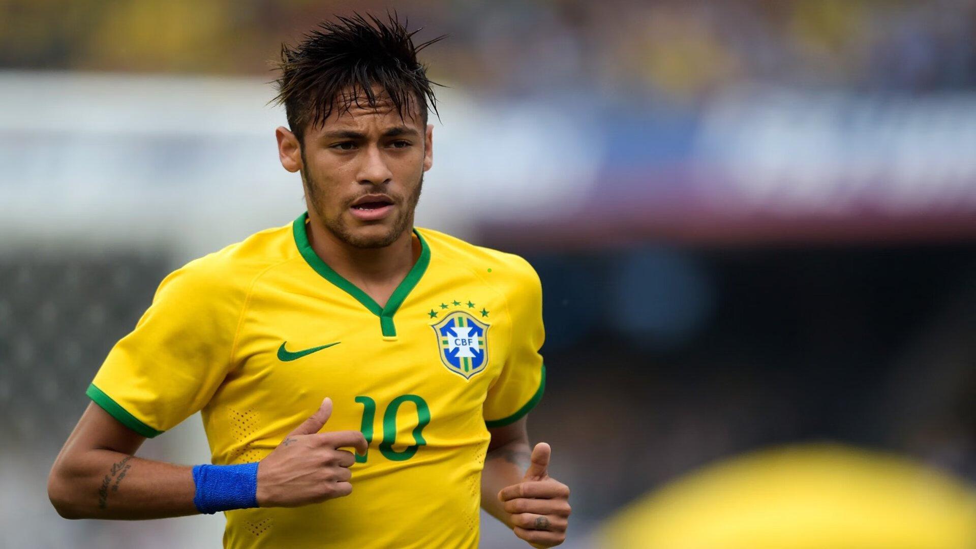 伤情牵动人心 横幅传递信念—洛国富暂别训练场，国足众将在激励中砥砺前行