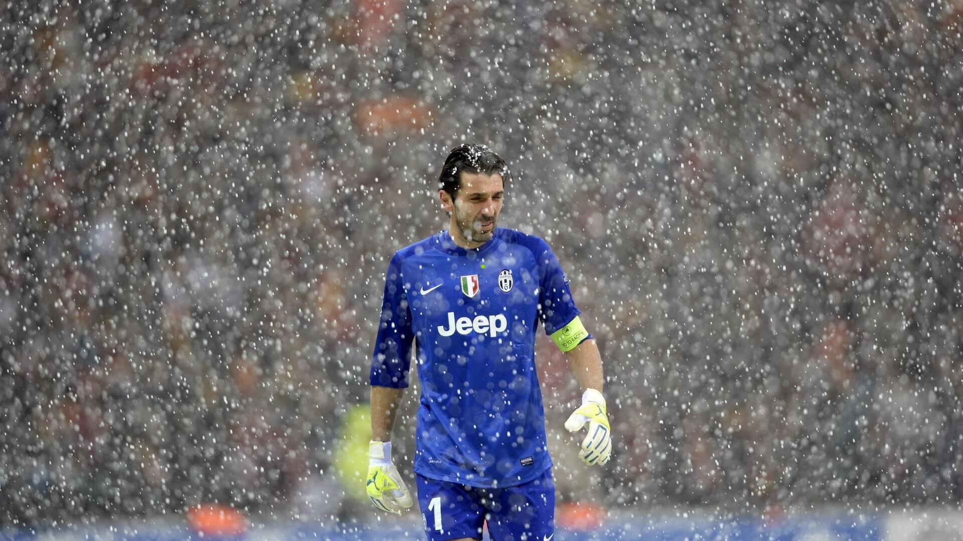 河内球迷扮演龟仙人造型惹议 国安看台爆发激烈嘘声